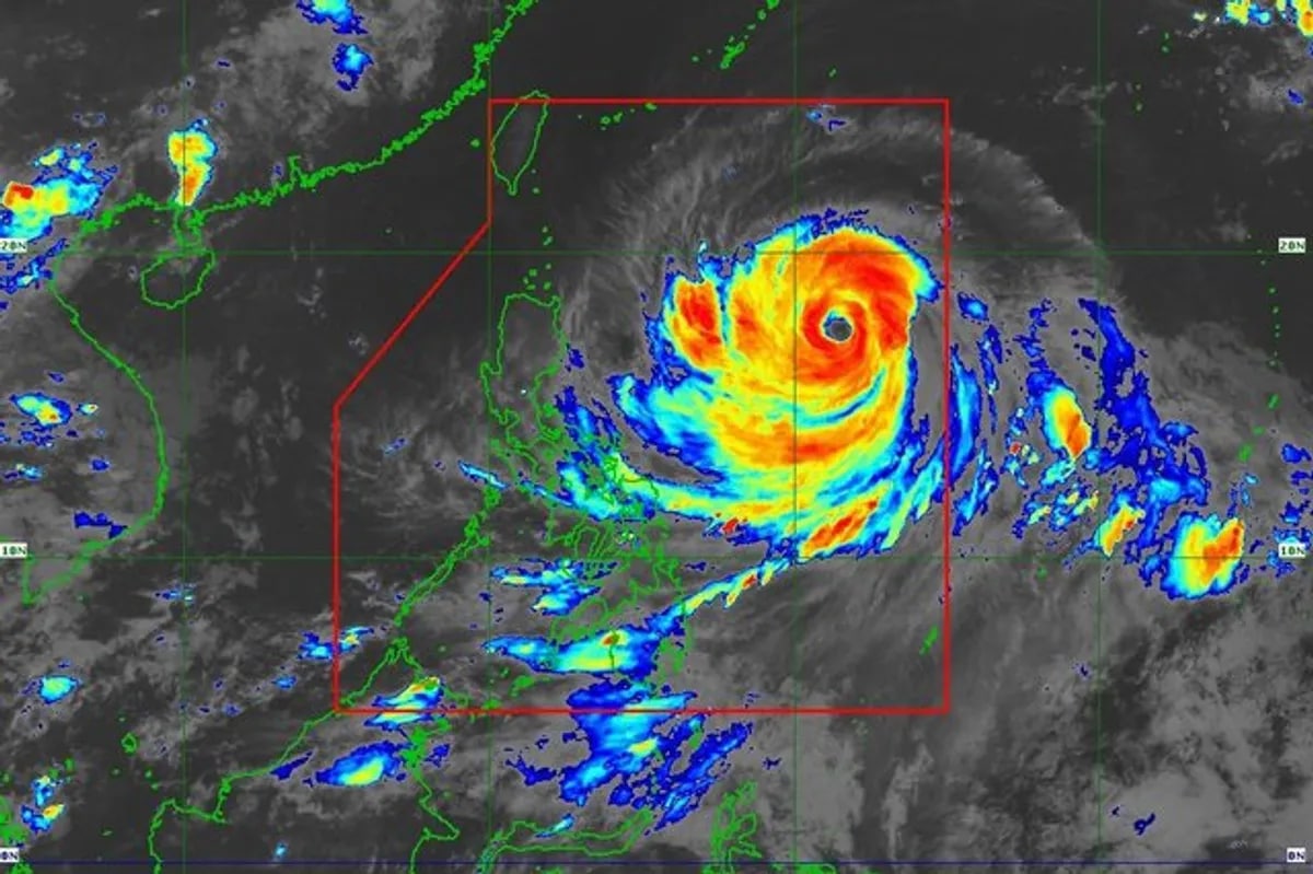 Super Typhoon Inday Shows Slight Weakening
