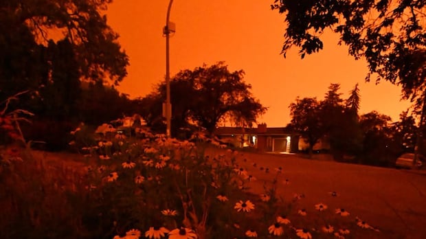 Wildfire Smoke Causes Orange Skies and High Air Quality Alerts in Kamloops