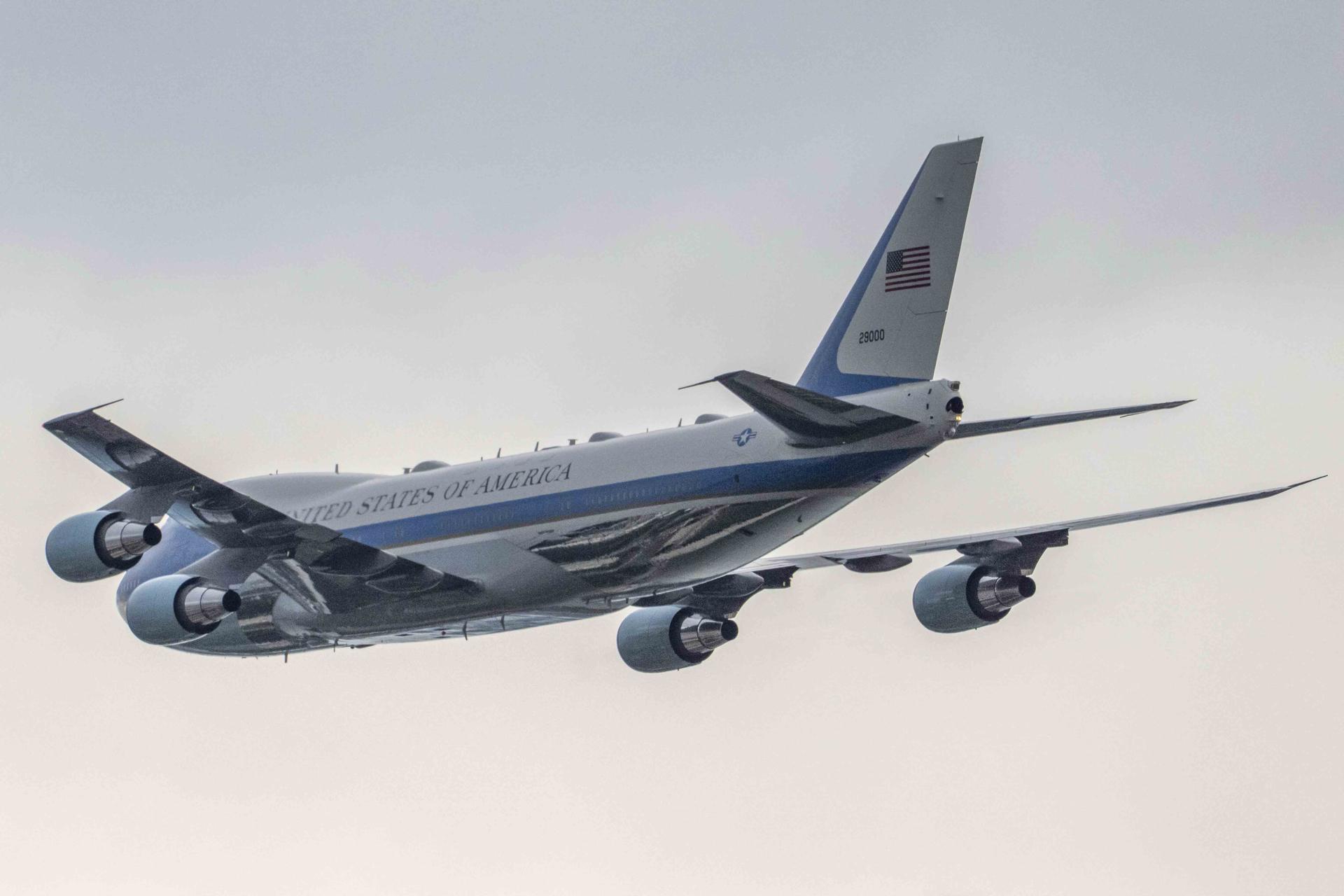 Trump Uses Old Air Force One Due to Security Concerns Over New Presidential Aircraft