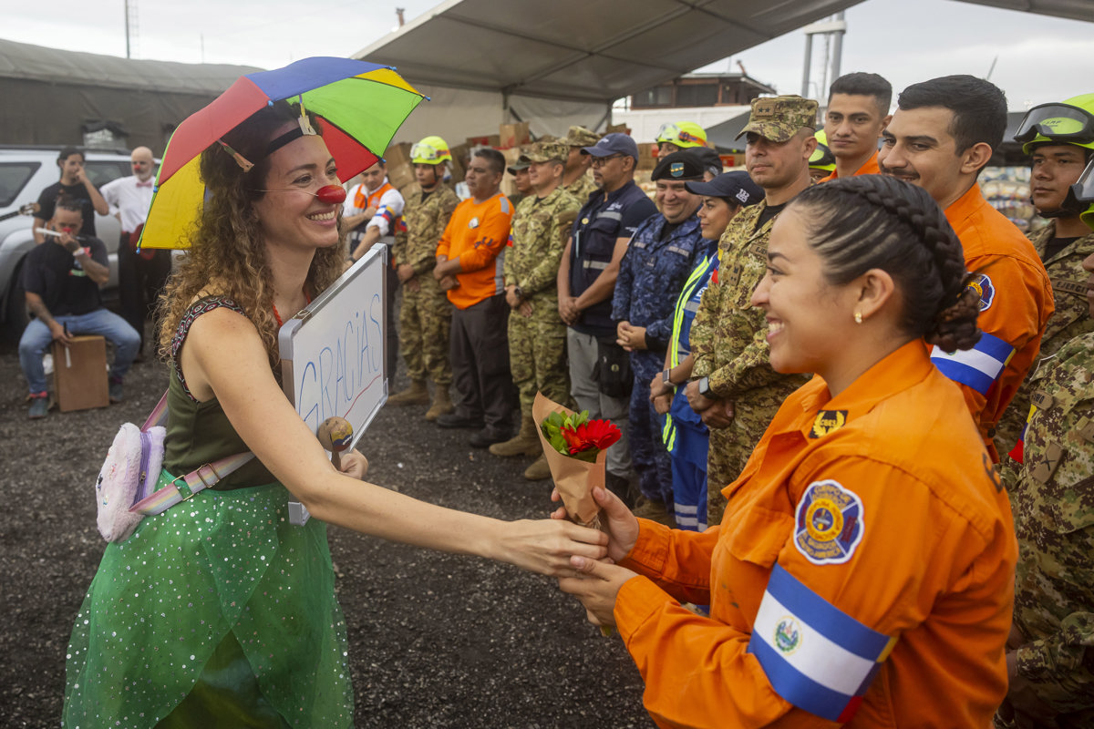 Iniciativas artísticas y de distracción para niños afectados por los terremotos en Venezuela