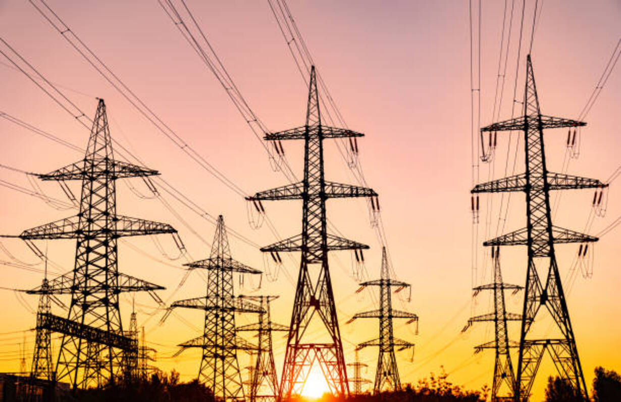Retrasos en proyectos energéticos por obstáculos burocráticos y necesidad de intervención estatal
