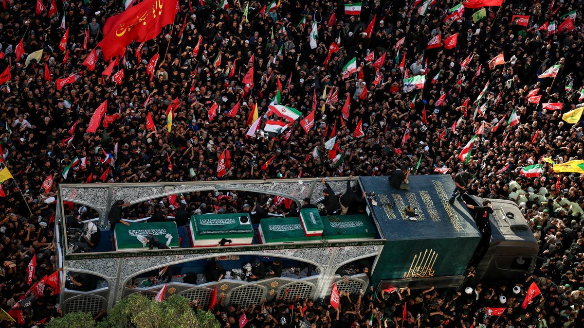 US and Iran Escalate Conflict with New Strikes on Hormuz Strait