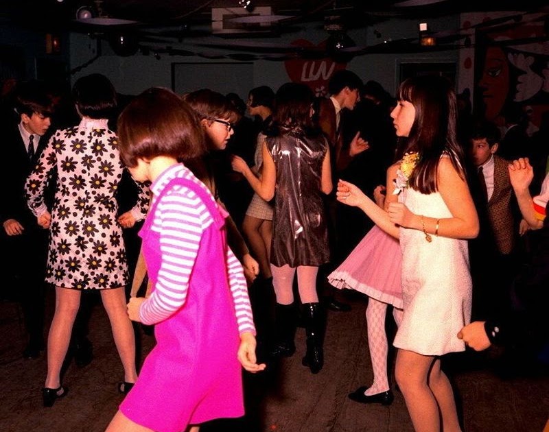 A Glimpse into 1960s Party Culture Through Vintage Photographs