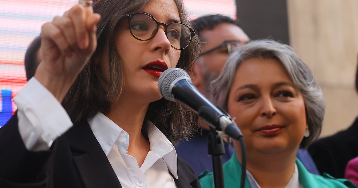 Ex-ministras advierten sobre posible extensión de la jornada laboral a 52 horas