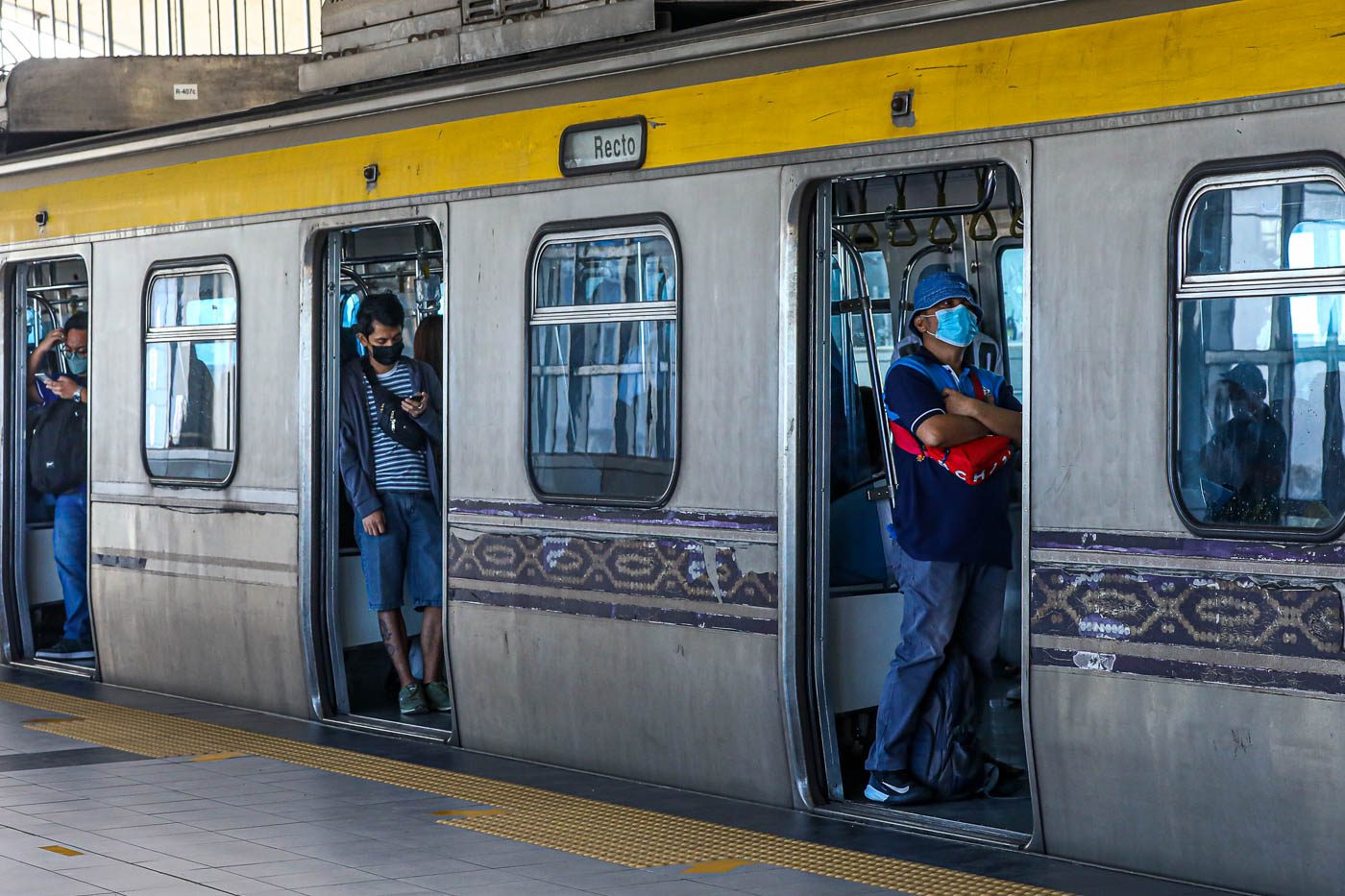 LRT2 Now Accepts Visa and Mastercard Payments for Smoother Commuting