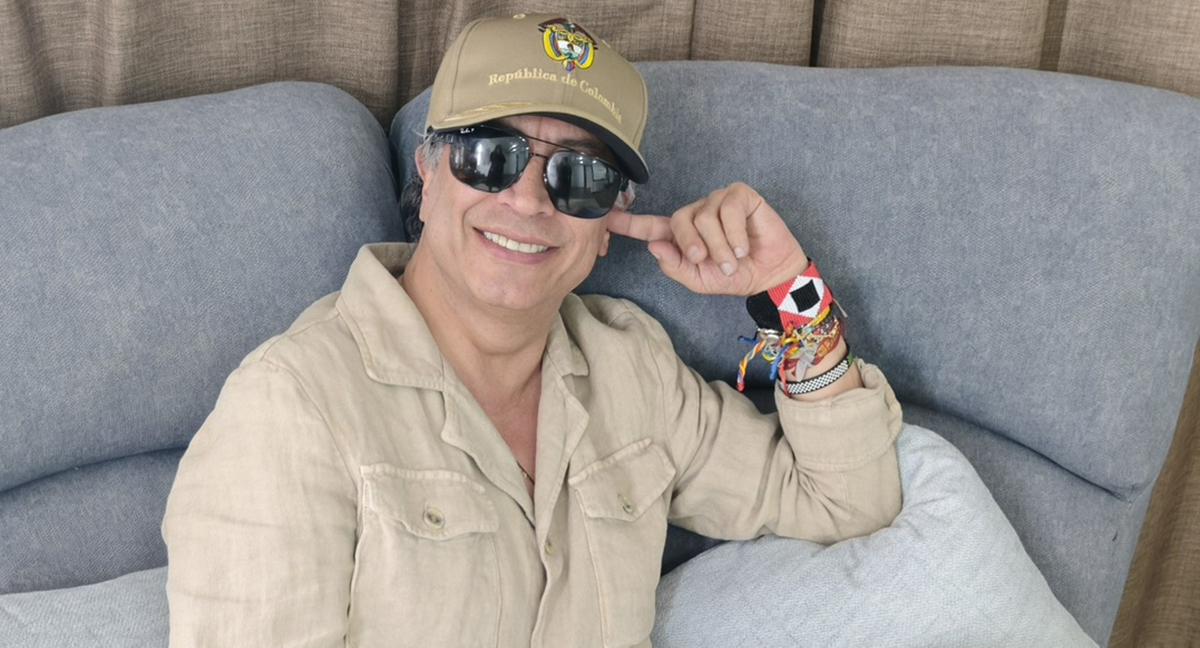 Petro's recent post reveals a curious detail about the photo's photographer