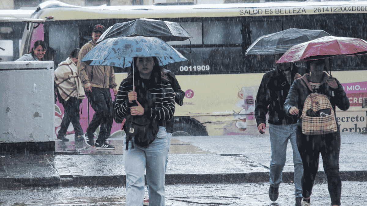 Condiciones climáticas adversas persisten en la Ciudad de México este martes