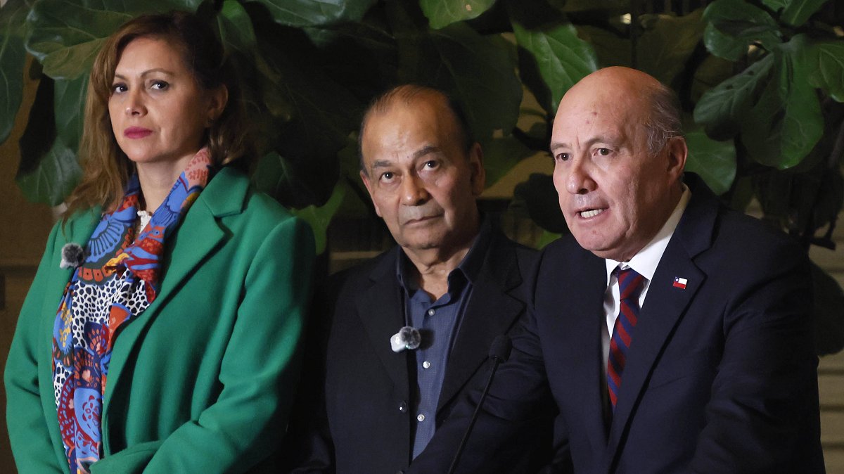 Conflicto político en la megarreforma: PPD critica al ministro Quiroz