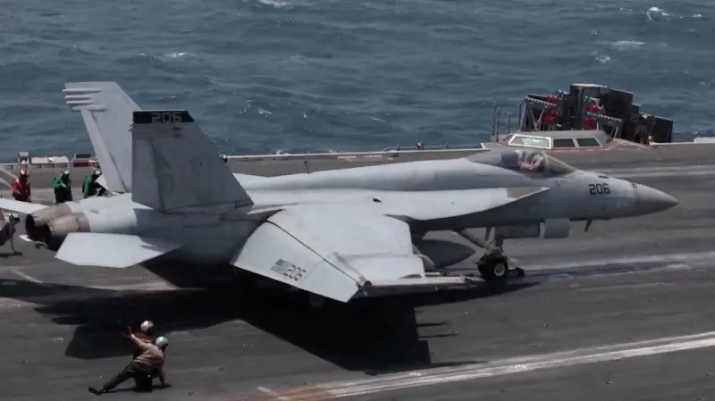 US-Iran tensions escalate as Trump abandons Hormuz fee plan amid renewed strikes