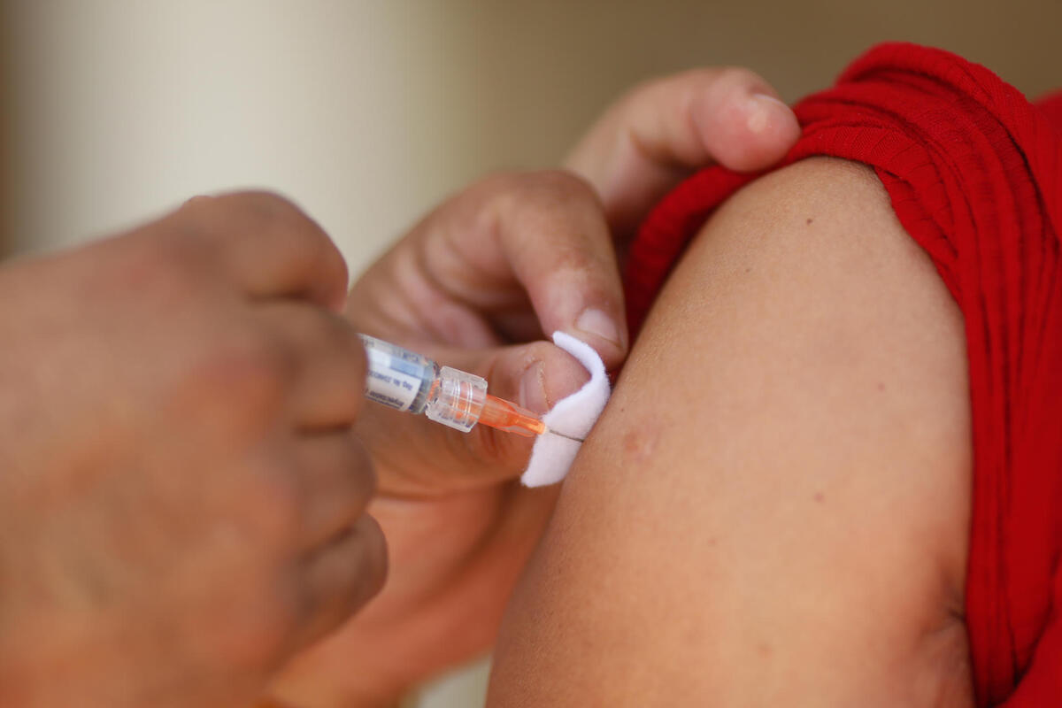 OMS y Unicef alertan sobre 13.5 millones de niños sin vacunas en 2026