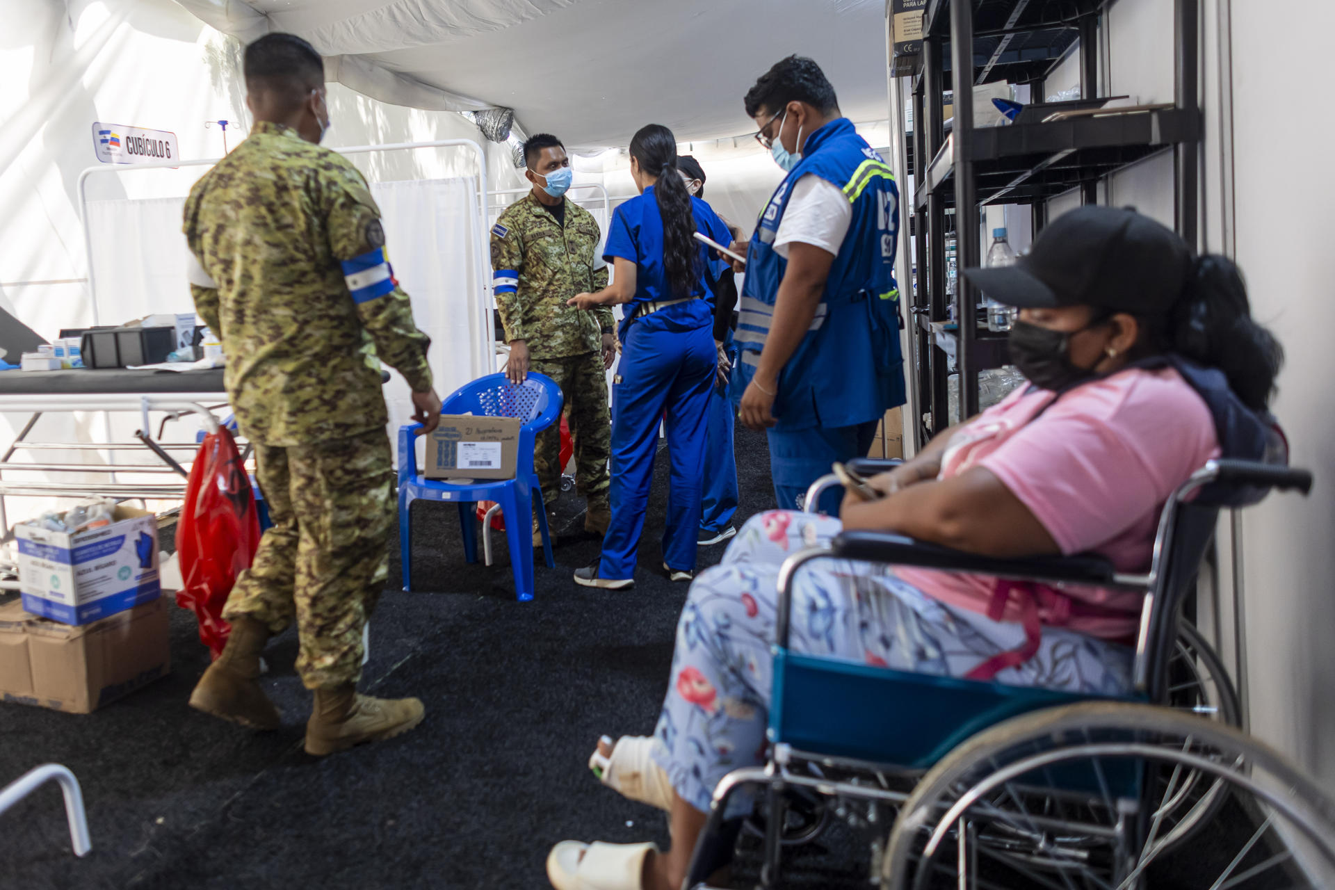 Hospitales de campaña internacionales amplían la atención médica tras los terremotos en Venezuela