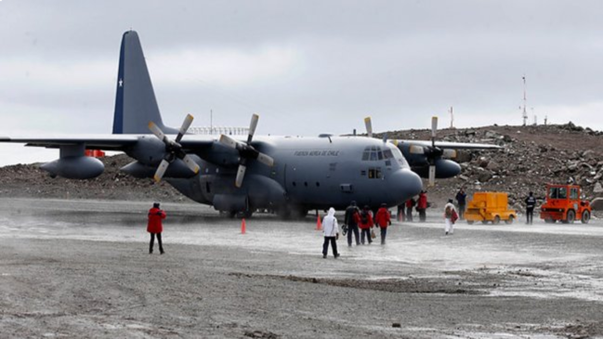 Juzgado absolvió a seis oficiales de la FACh en caso del accidente del Hércules C-130
