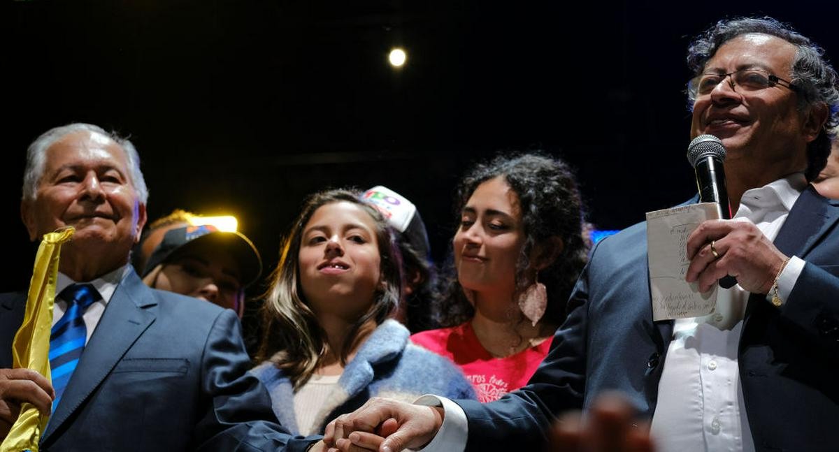 Petro Encourages Independence for His Daughters in Thoughtful Message
