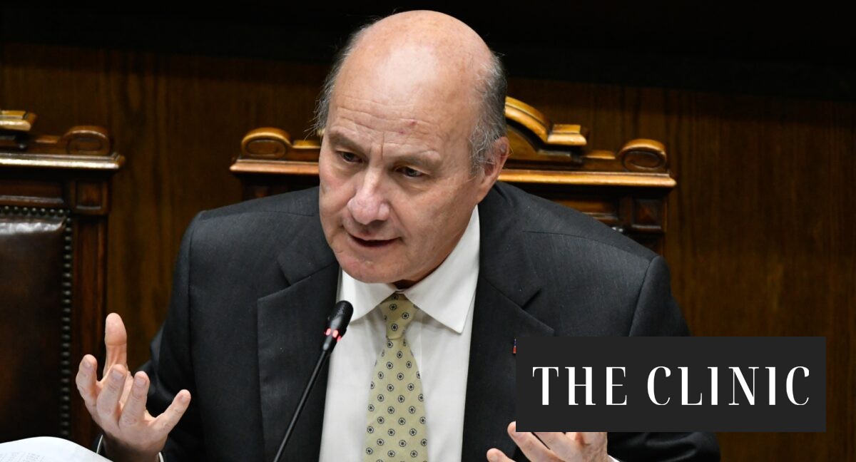 Megarreforma: Acuerdo entre Quiroz y alcaldes sobre exención de contribuciones
