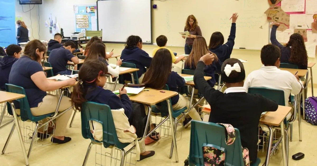 Florida Extiende Exención de Impuestos para Artículos Escolares
