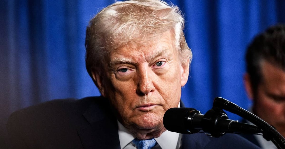 Milicia iraní anuncia recompensa por asesinar a Trump tras sus declaraciones sobre Soleimani