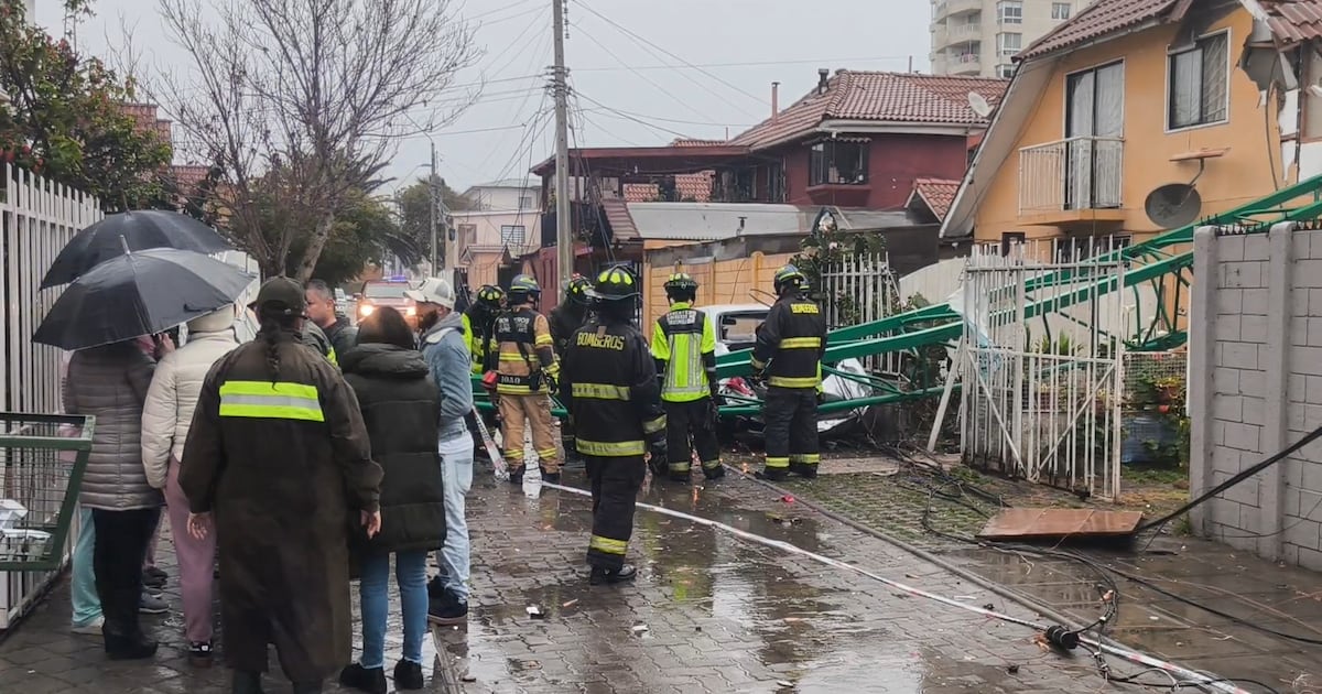 Investigación iniciada tras el derrumbe de una grúa que dañó seis viviendas en Coquimbo debido a vientos fuertes