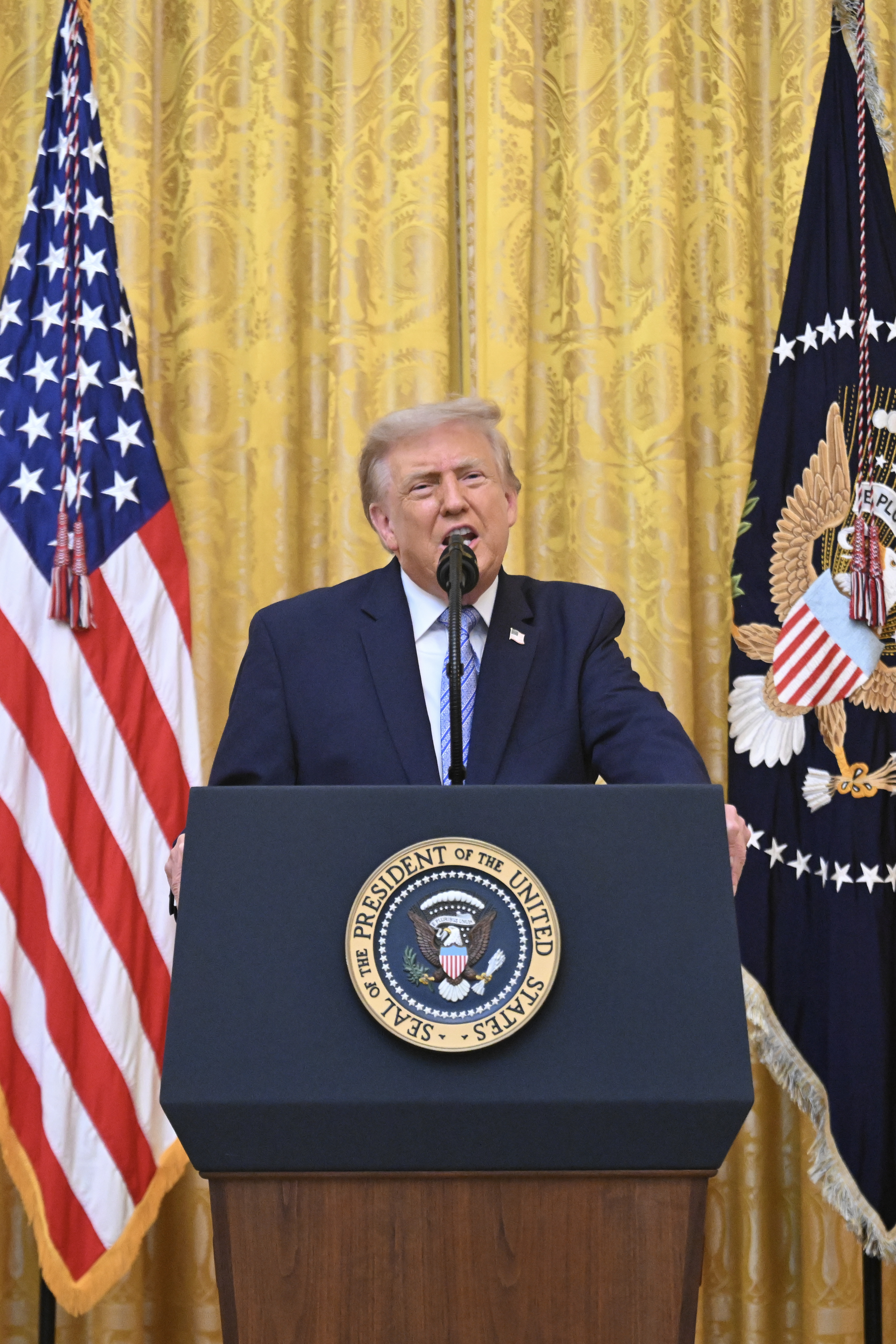 Trump y Bukele discuten temas de seguridad y cooperación en reunión bilateral