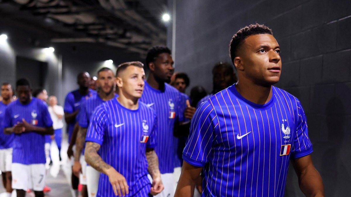 France and England Compete for Third Place in World Cup Final