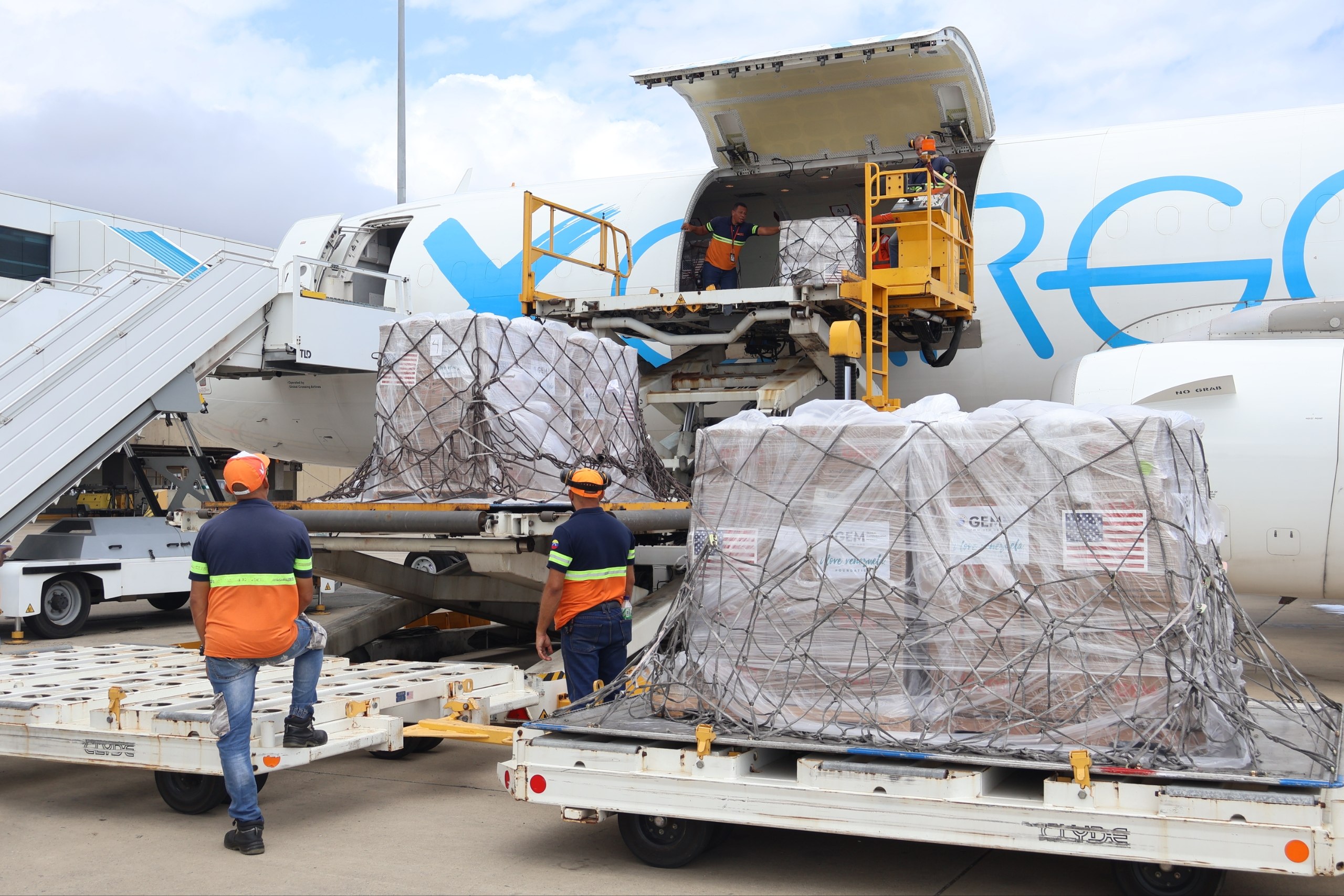 Humanitarian Aid Arrives in La Guaira for Earthquake Victims
