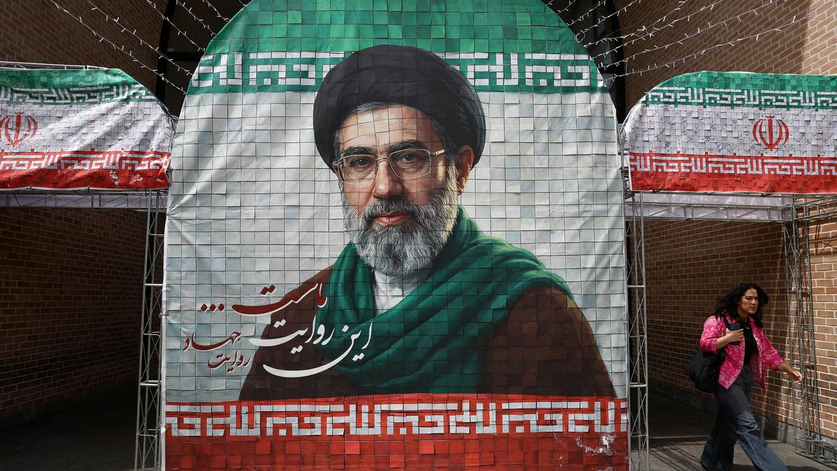 US-Iran military clashes escalate with strikes and retaliatory attacks in Gulf region