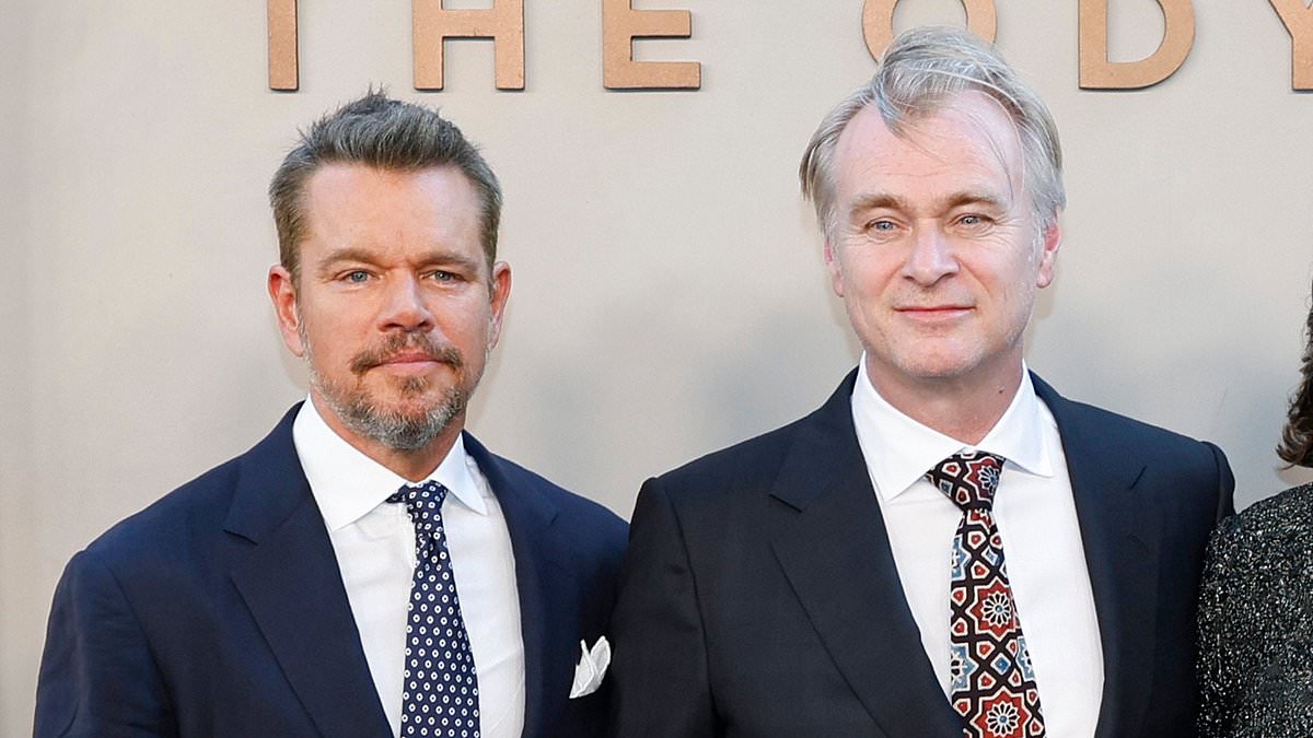 Christopher Nolan's Unique Communication Method Without a Smartphone