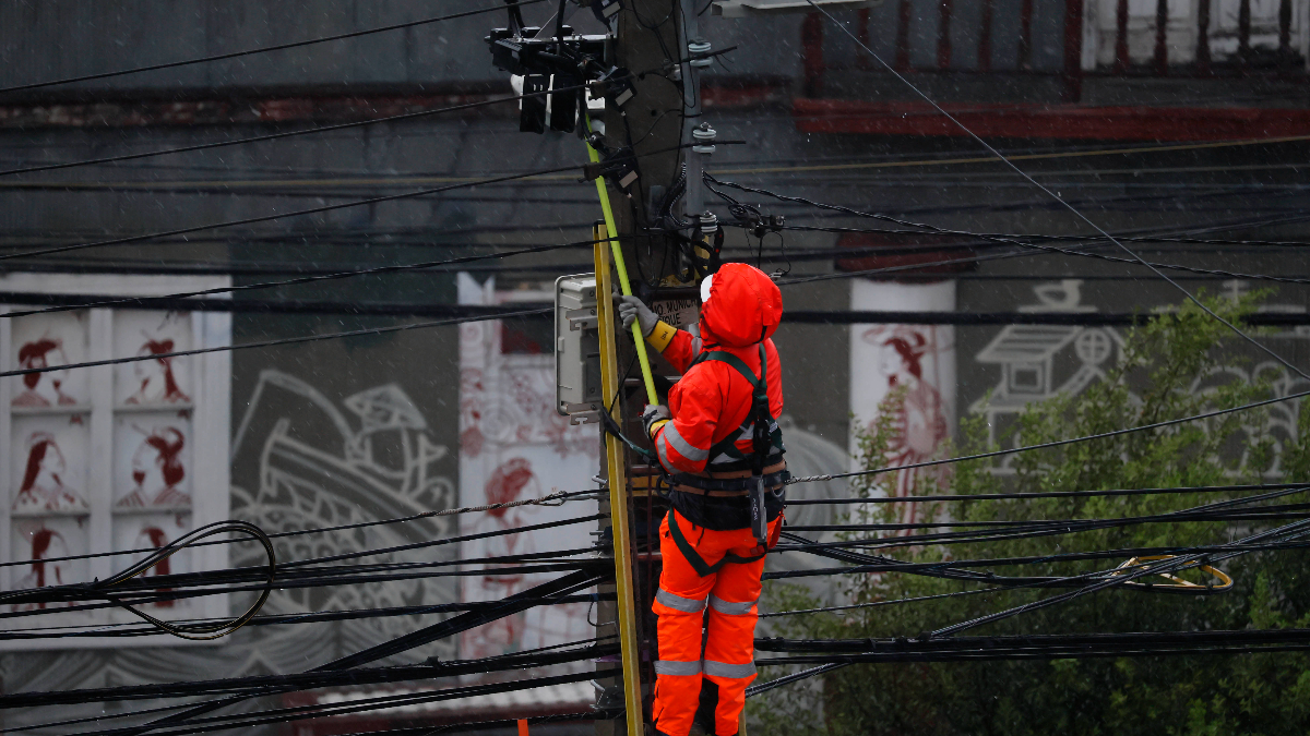 SEC detalla compensaciones por cortes de energía durante sistema frontal