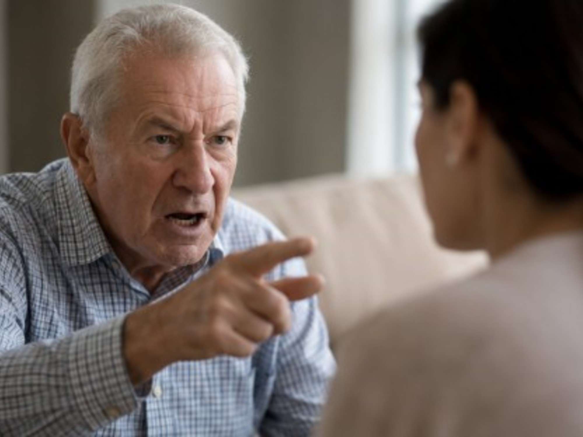 Cambios en la personalidad con la edad: causas psicológicas y factores que influyen