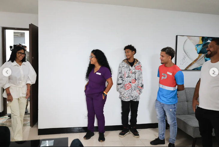 Gobierno entrega viviendas a 240 familias afectadas por sismos en La Guaira