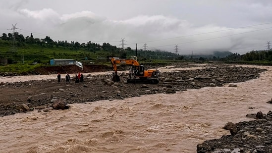 Flash floods in J&K's Budgam cause extensive damage, rescue operations ongoing