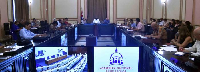 Consejo de Estado evalúa proceso de implementación de transformaciones económicas y sociales