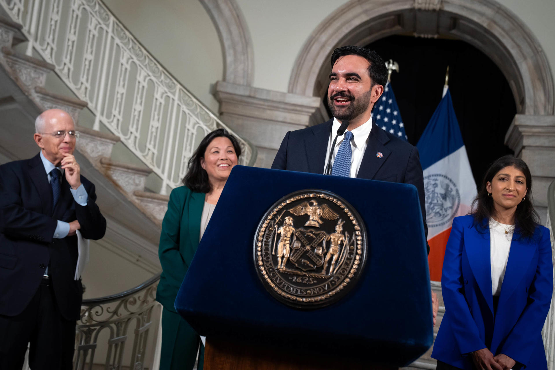 Propietarios de Nueva York demandan congelación de alquileres