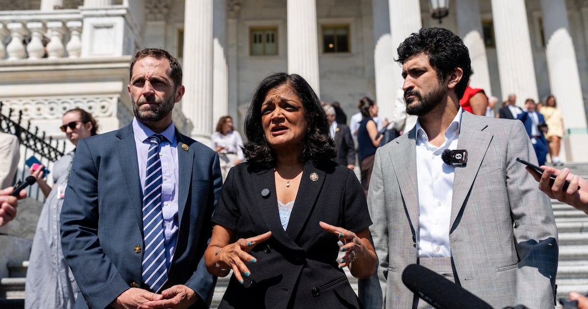 Congressional Divisions Over Iran Conflict Highlight Political Frustration