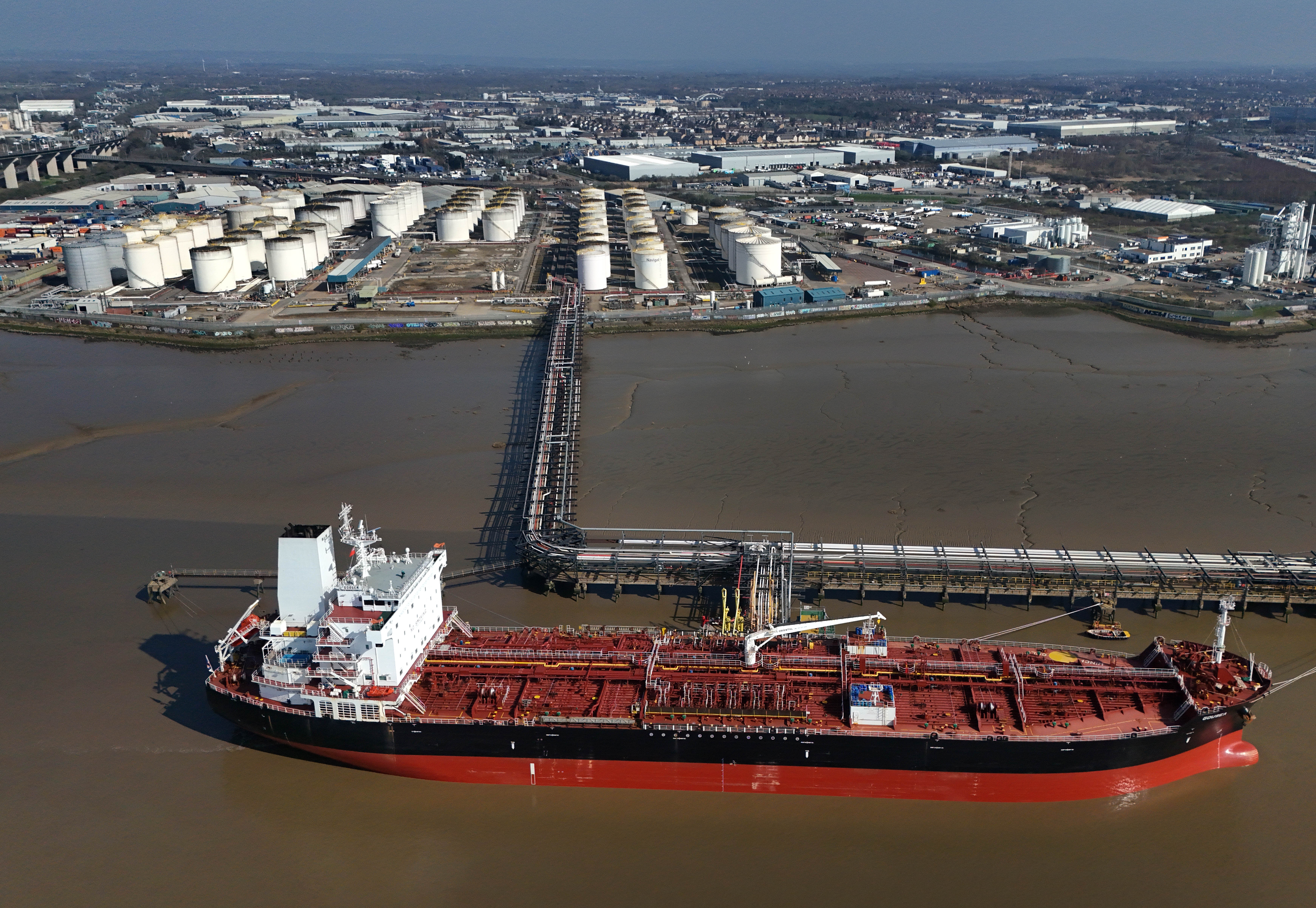 Aumento del petróleo presionará la inflación, pero Banguat anticipa efecto temporal