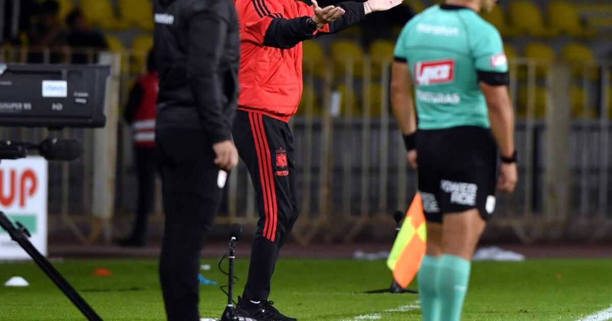 Coach Fernando Ortiz Tells Vozinha He Must Compete for the Starting Position