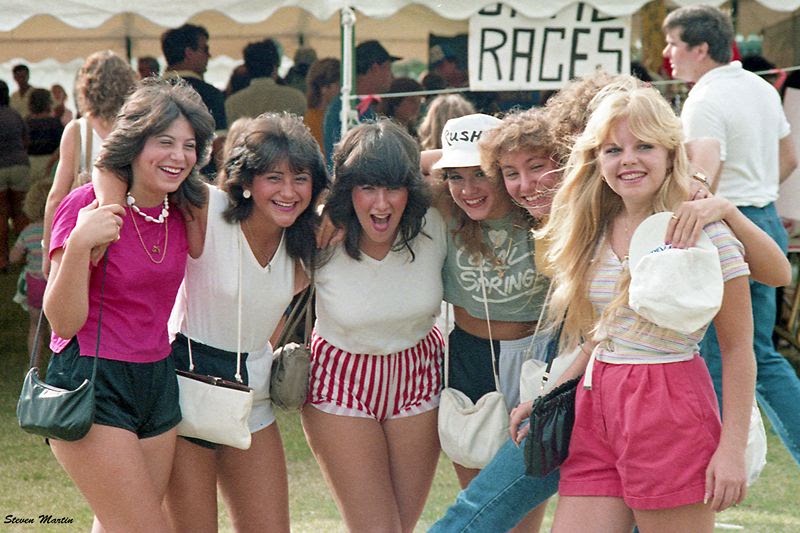 1980s Youth Fashion: A Vibrant Look at the Decade's Bold Style