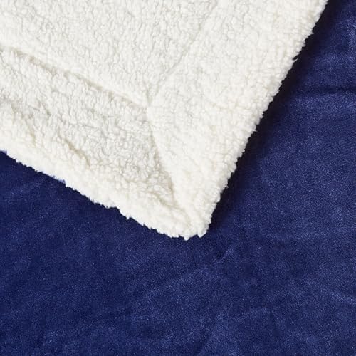 Vue 4 de Amazon Basics Couverture Jete