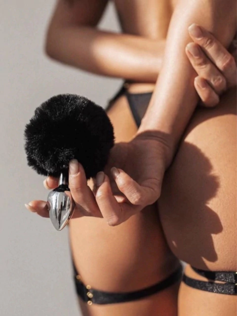 PLUG ANAL COM POMPOM