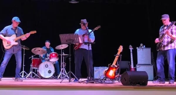 Ken Farmer & The Authetnticators – No Food Truck