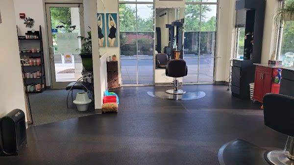 Georgetown West Salon
