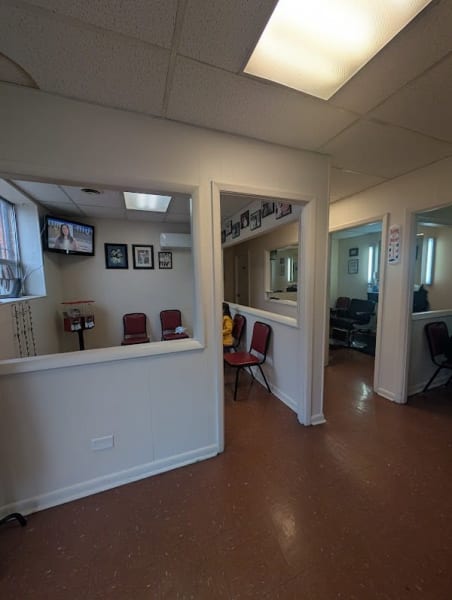 Mel's Barber Shop