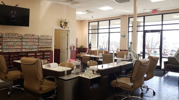 90’s Nails and Spa