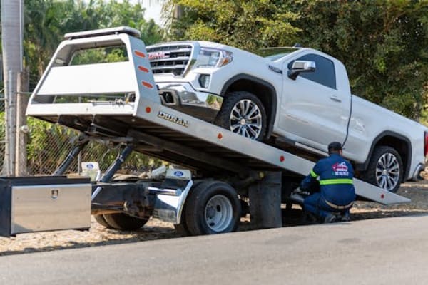 Hunt's Towing, LLC