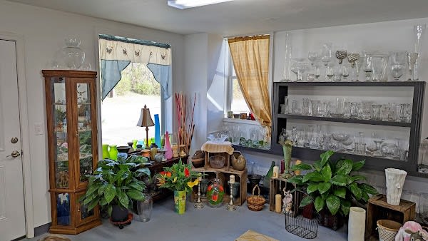 Lynn's Florist & Gifts