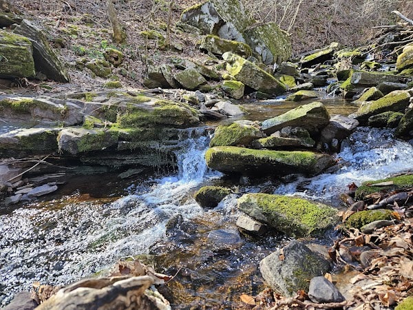 Falls Hollow Trailhead