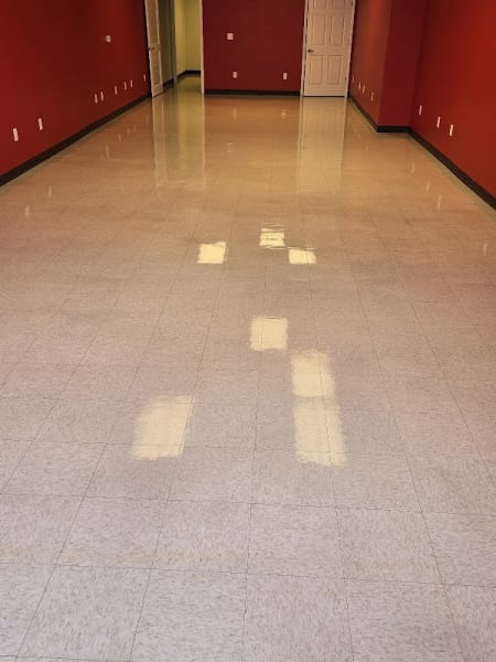 L & T Commercial Cleaning