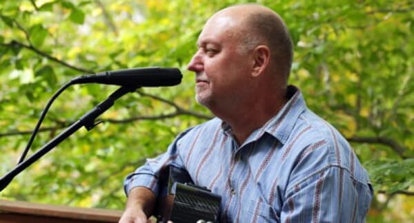 Music with Ron Gentry at DuCard Vineyards