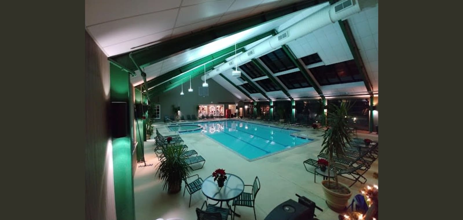 Wintergarden Pool & Spa — image 1