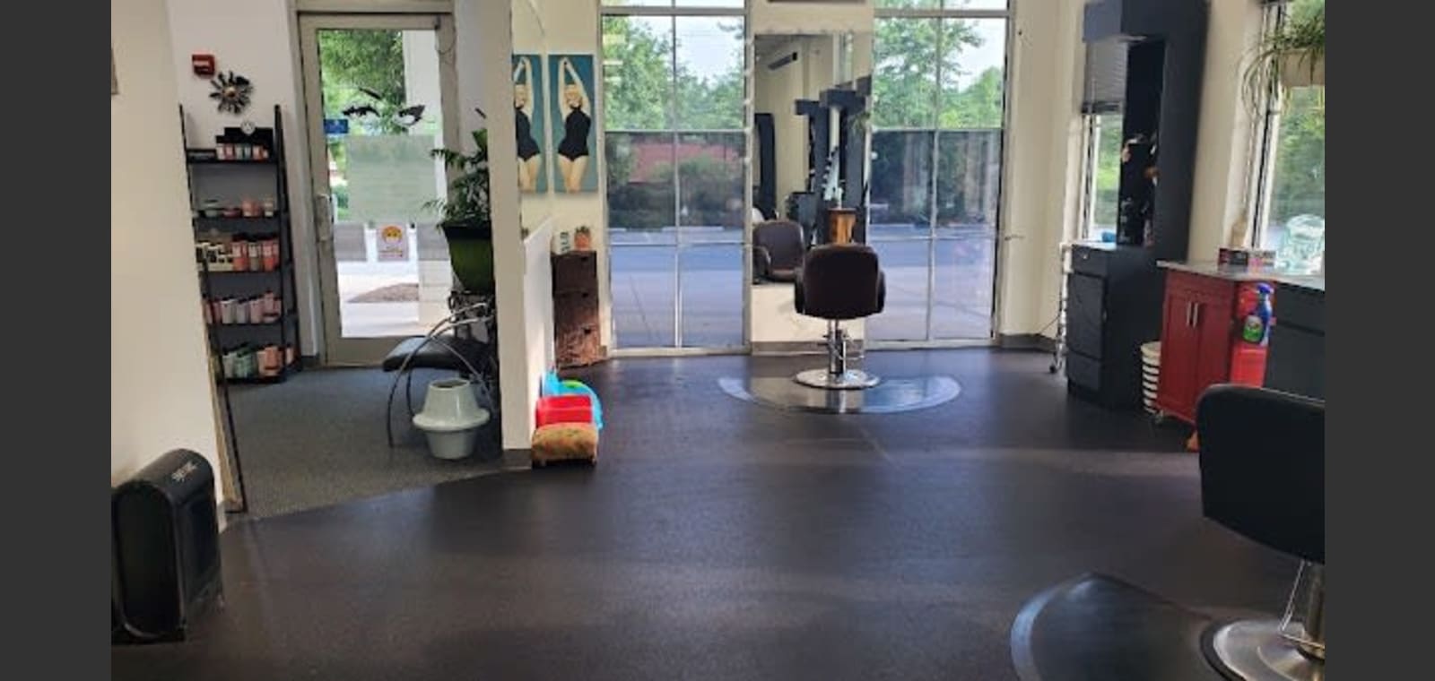 Georgetown West Salon — image 1