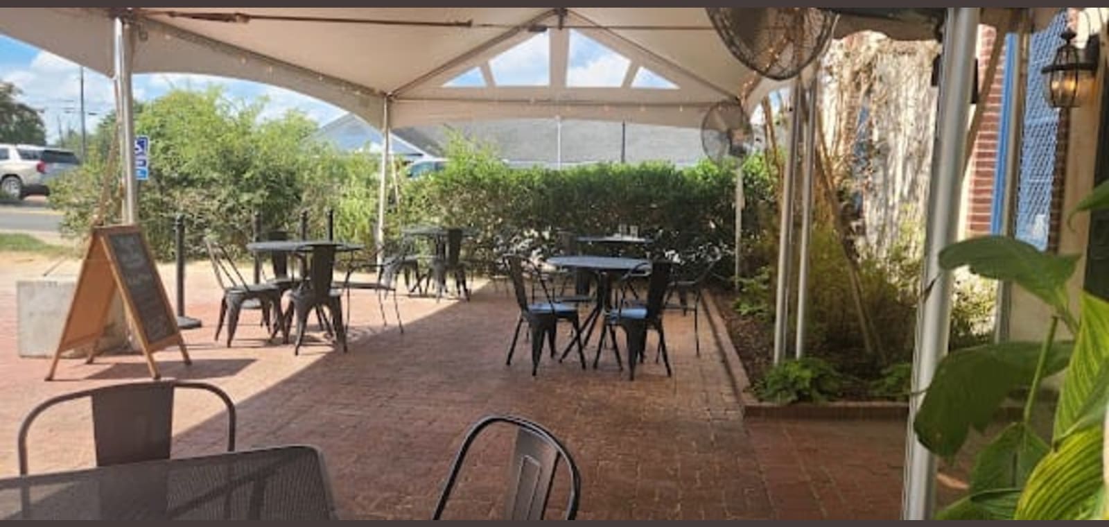 Well Hung Vineyard - Restaurant — image 1